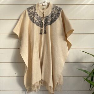 EUC Vintage 100% Wool Molina‎ poncho, one size